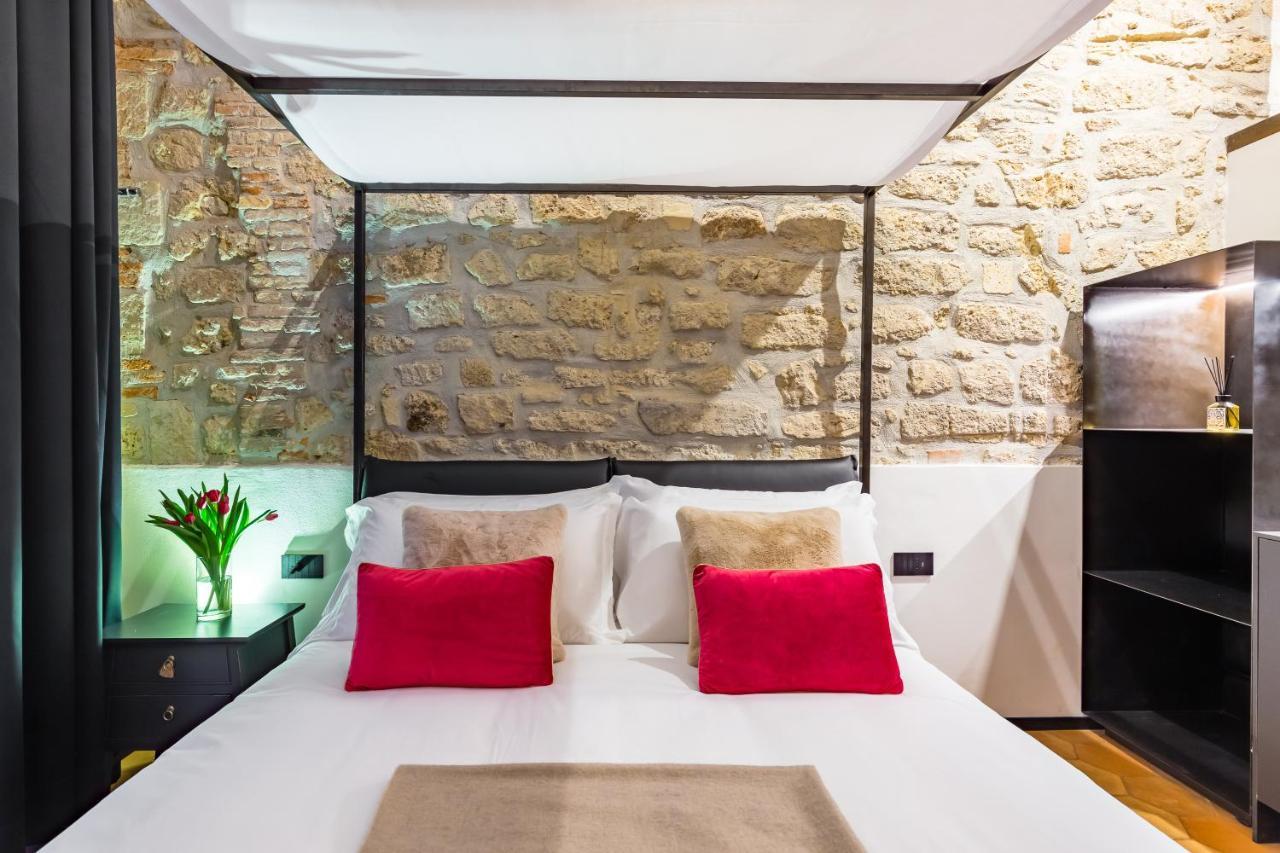 Palazzo Residenza Madre By Dimorra Hotel Naples Exterior photo